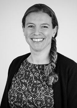 eleanor headshot250x350